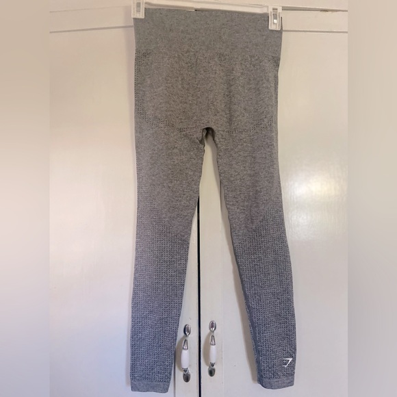 Gymshark VITAL SEAMLESS LEGGINGS in Grey Marl - Picture 4 of 9